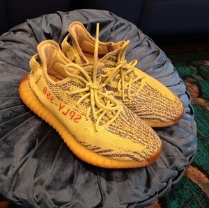 ADIDAS YEEZY BOOST 350 V2 KANYE WEST S FROZEN YELLOW RAW   Size 9